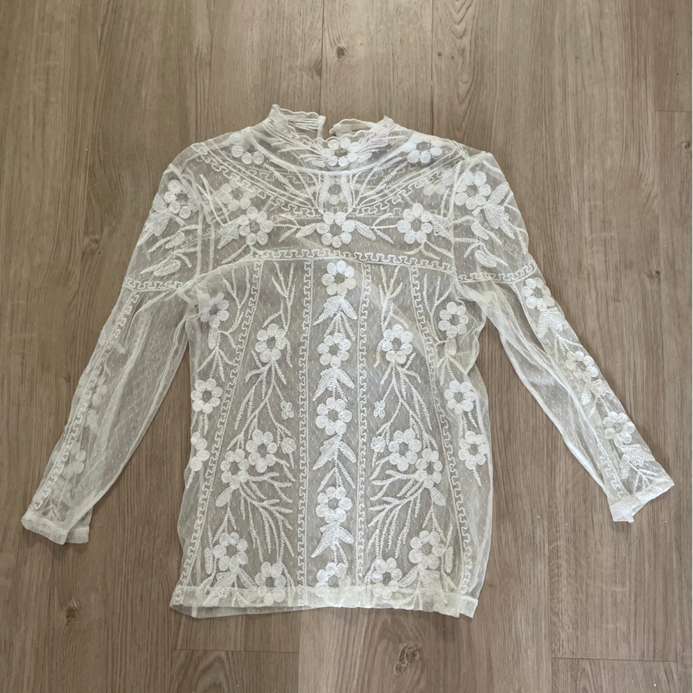 Sundance white lace top, never been worn, size Small